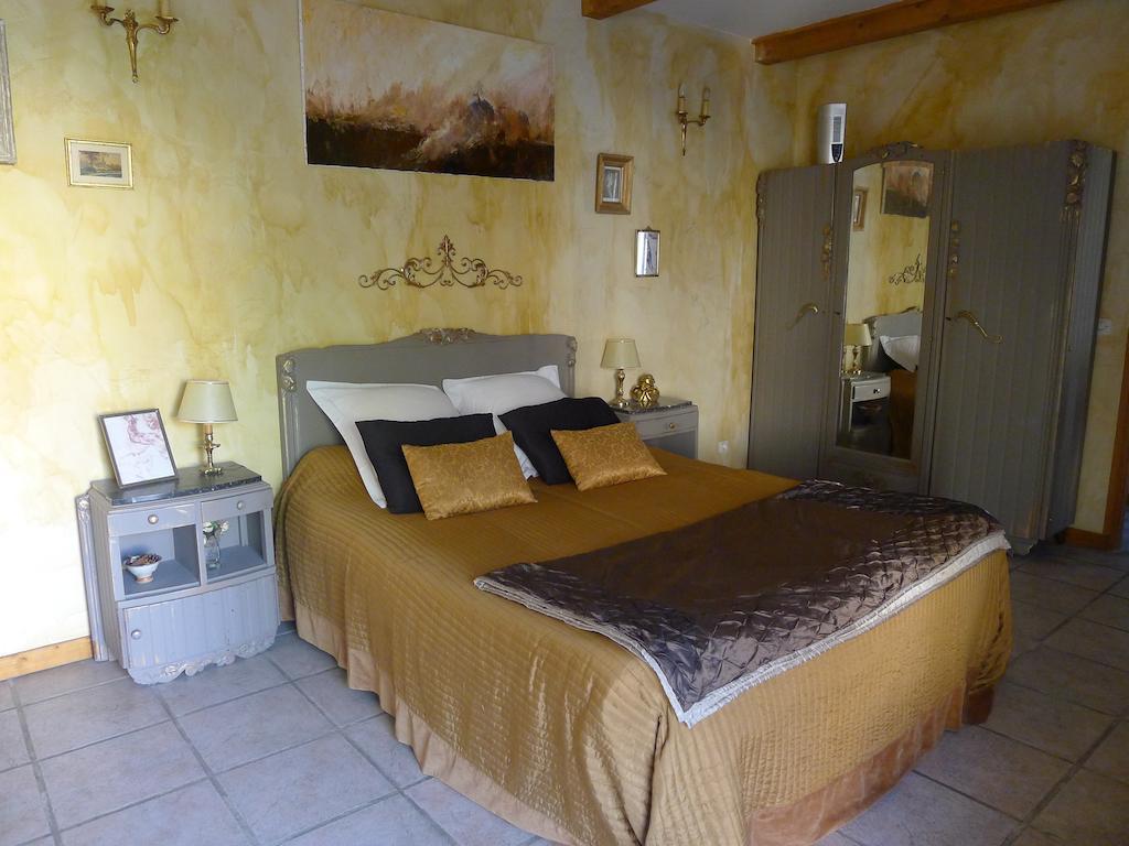 Domaine De La Manse Ξενοδοχείο Villeneuve-de-Berg Δωμάτιο φωτογραφία